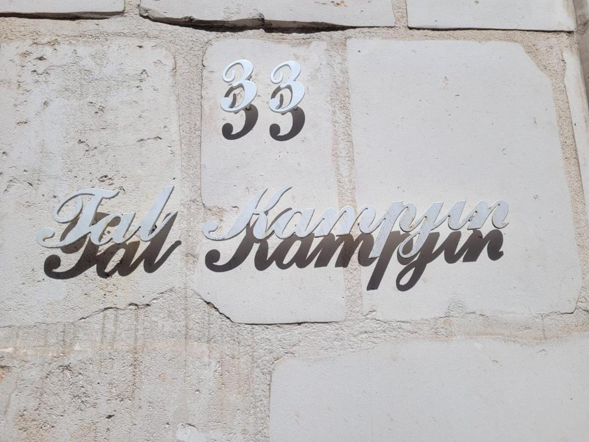 Tal-kampjin Apartment